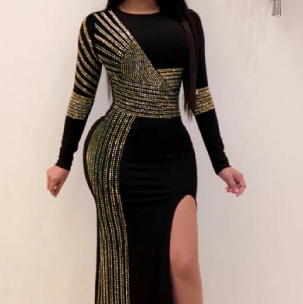 Stunning Black dress with all the details!